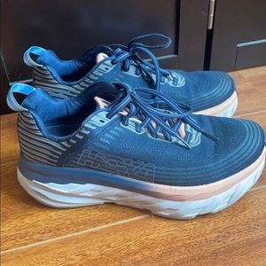 Hoka One One Bondi 6
